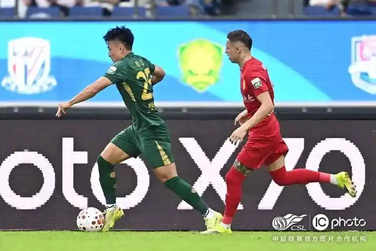 比利时甲级联赛：标准列日 VS 沙勒罗瓦